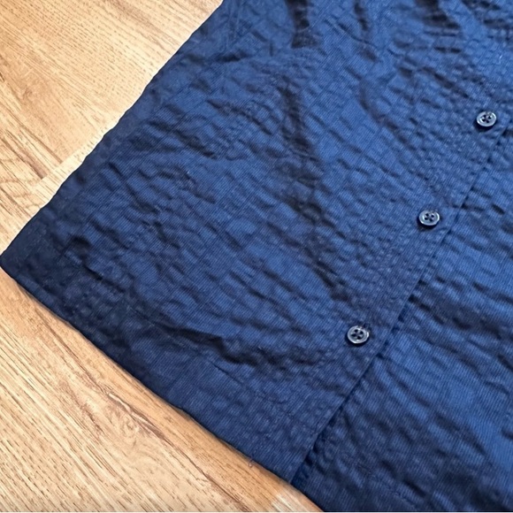 A|X Armani Exchange Navy Button Down Sleeveless Seersucker V- Neck Shirt Size S - Picture 4 of 4